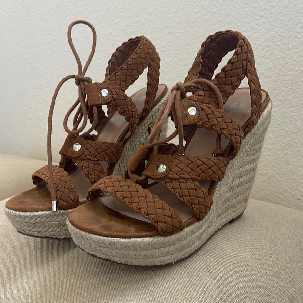 Camel and jute summer wedges